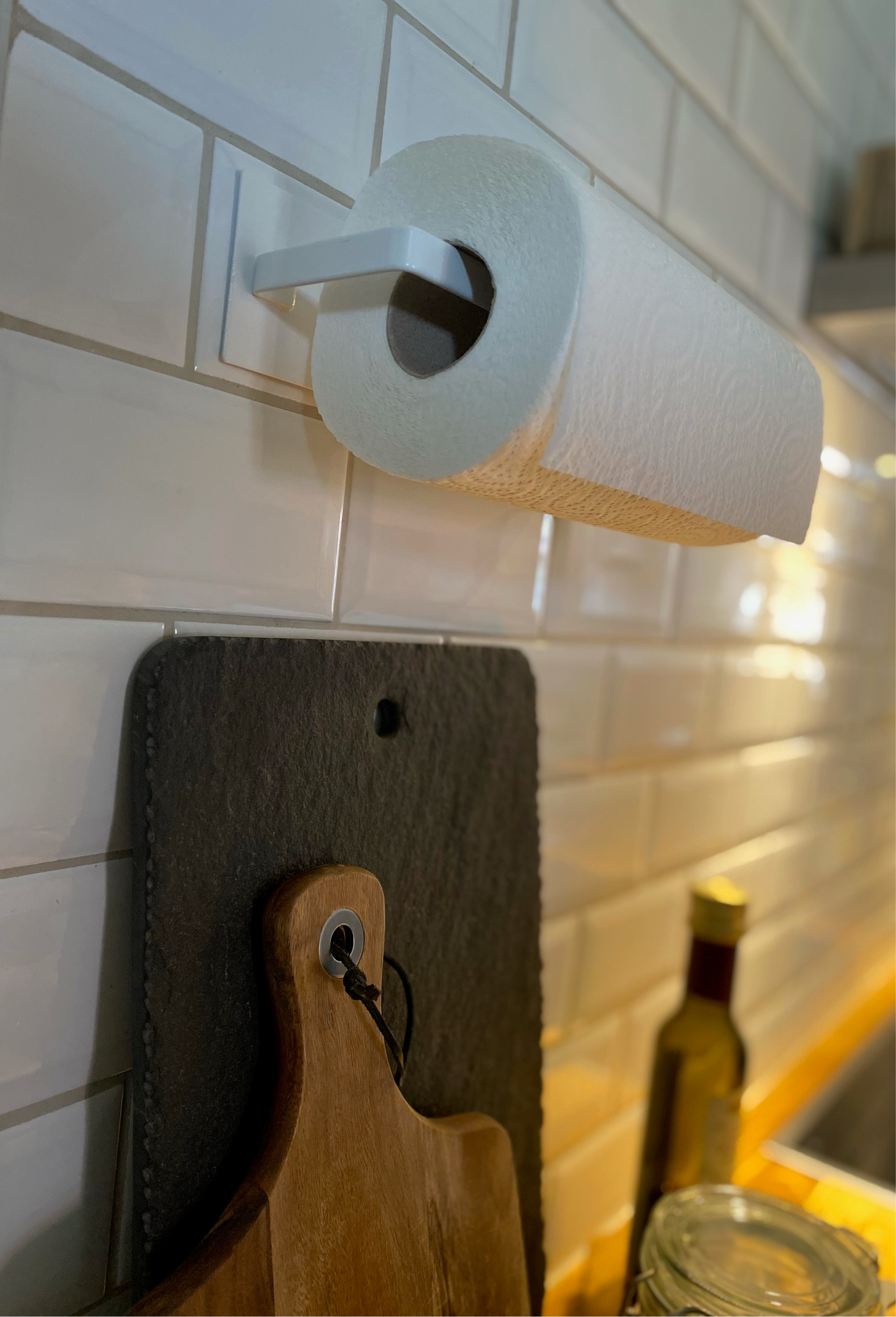 Hushållspappershållare (metall)